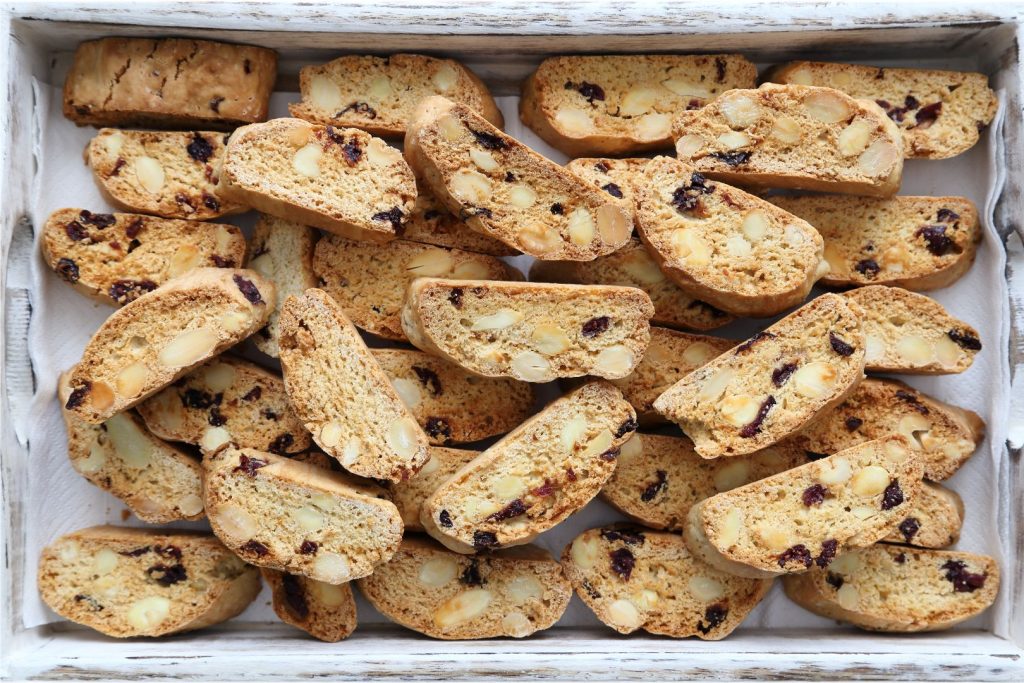 Ricetta dei Cantucci toscani i biscotti della tradizione